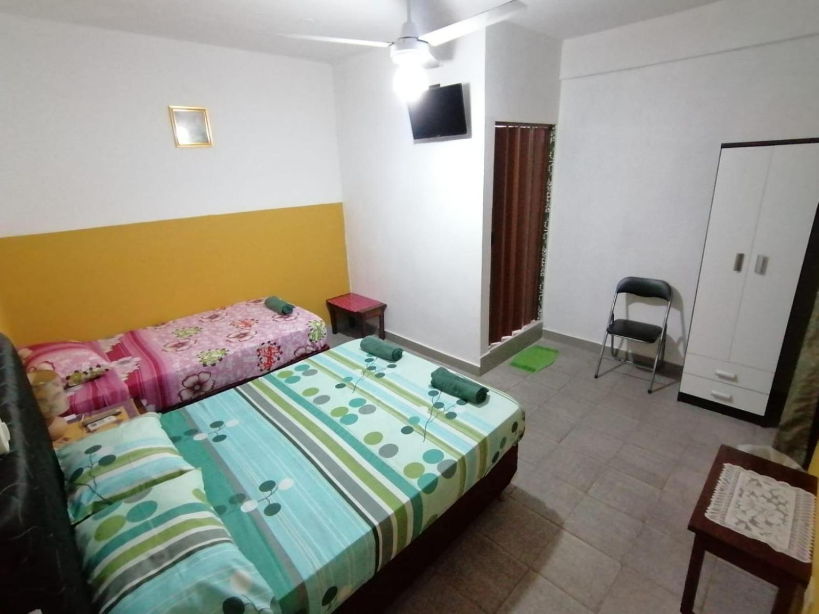 Remember Py Hotel Luque Exterior photo