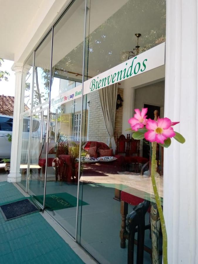 Remember Py Hotel Luque Exterior photo