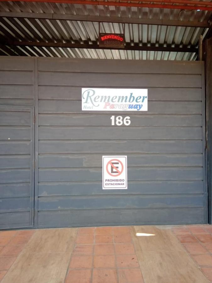 Remember Py Hotel Luque Exterior photo